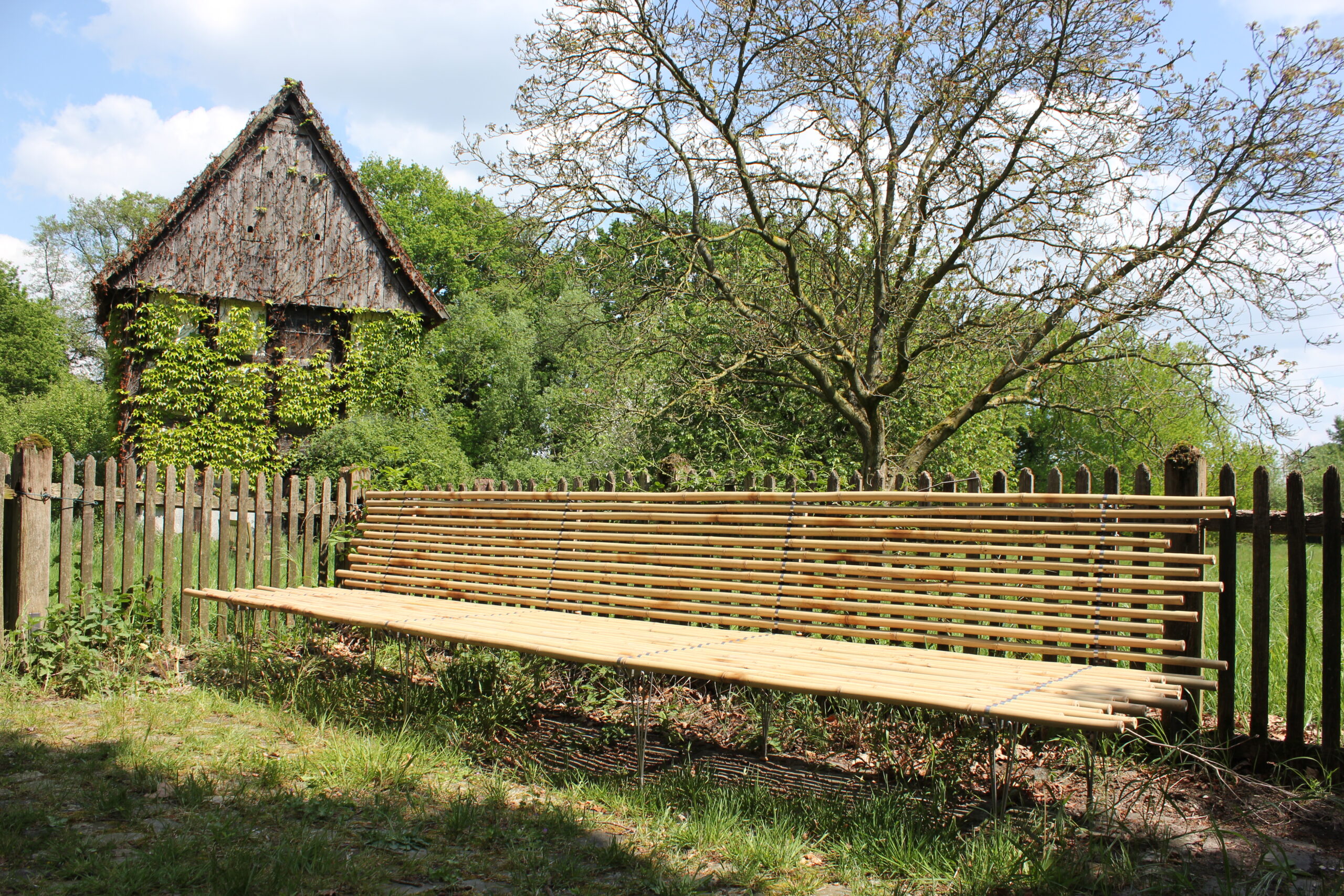 Bambu Bench aus Bambus ohne Decken und Kissen